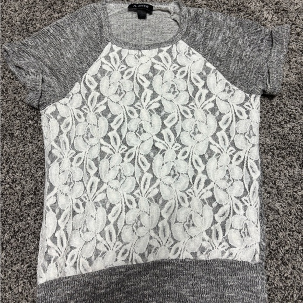 A. Byer Cream Graphic Short Sleeve T-Shirt